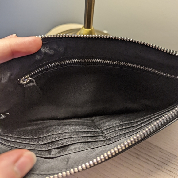 AVAILABLE AS BUNDLE WITH OTHER CLUTCH - Picture 3 of 4